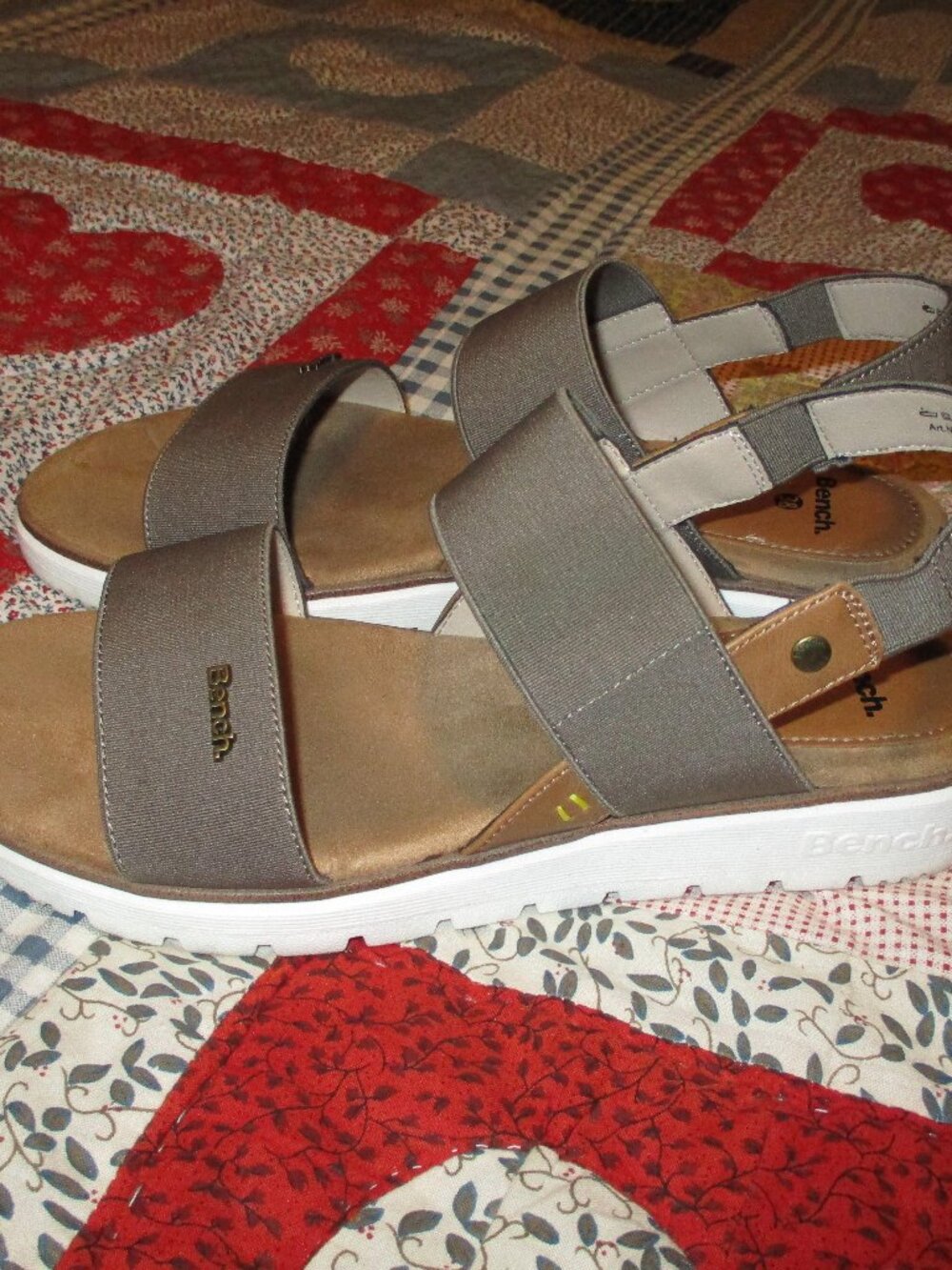 Bench Olive Elasticized Platform Footbed Sandals Sz 38 = 8